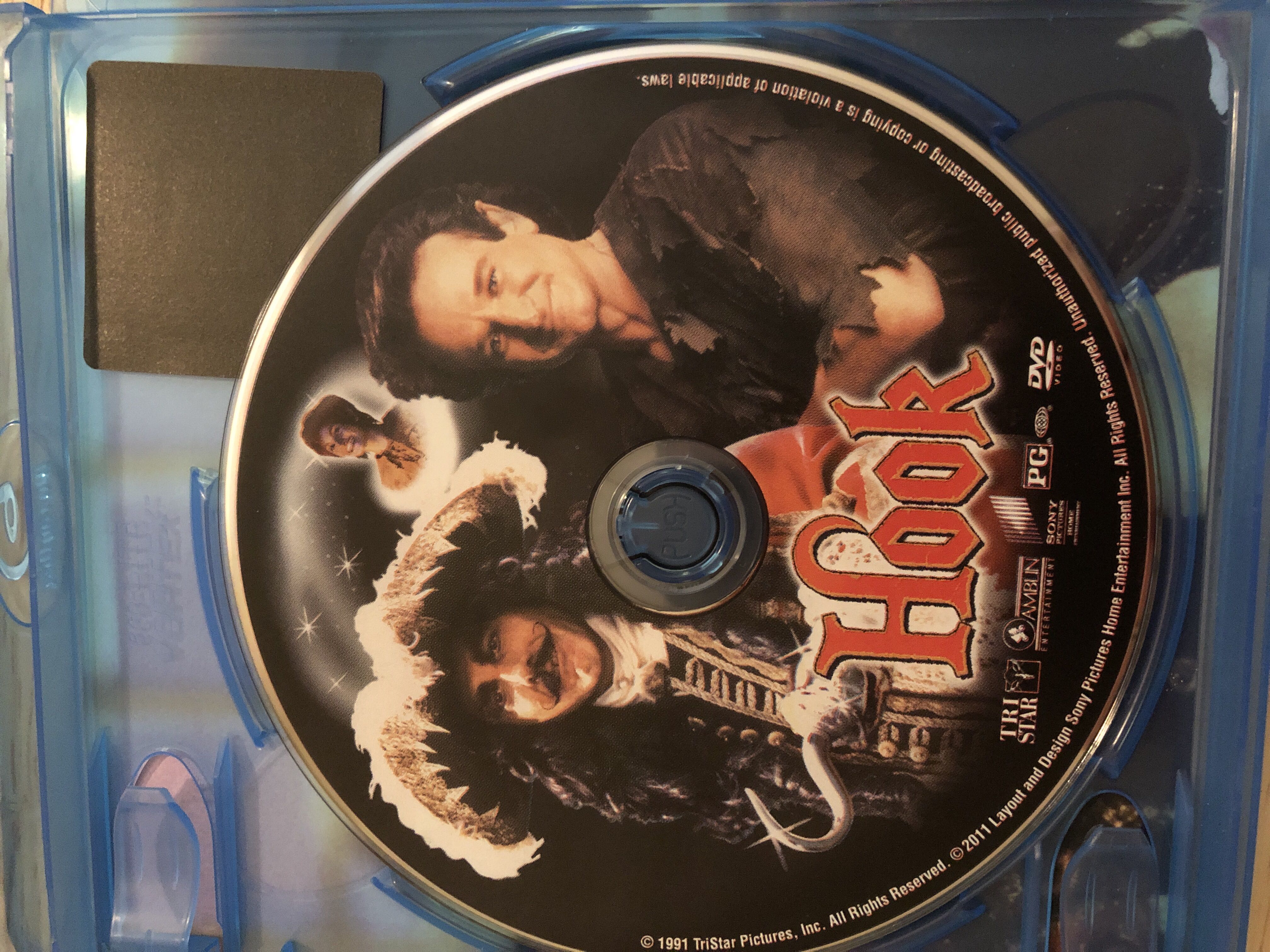 Hook Blu-ray movie collectible [Barcode 043396380875] - Main Image 3
