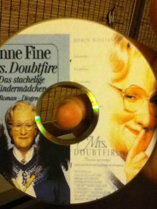 Mrs. Doubtfire Microsoft movie collectible [Barcode 024543681809] - Main Image 2