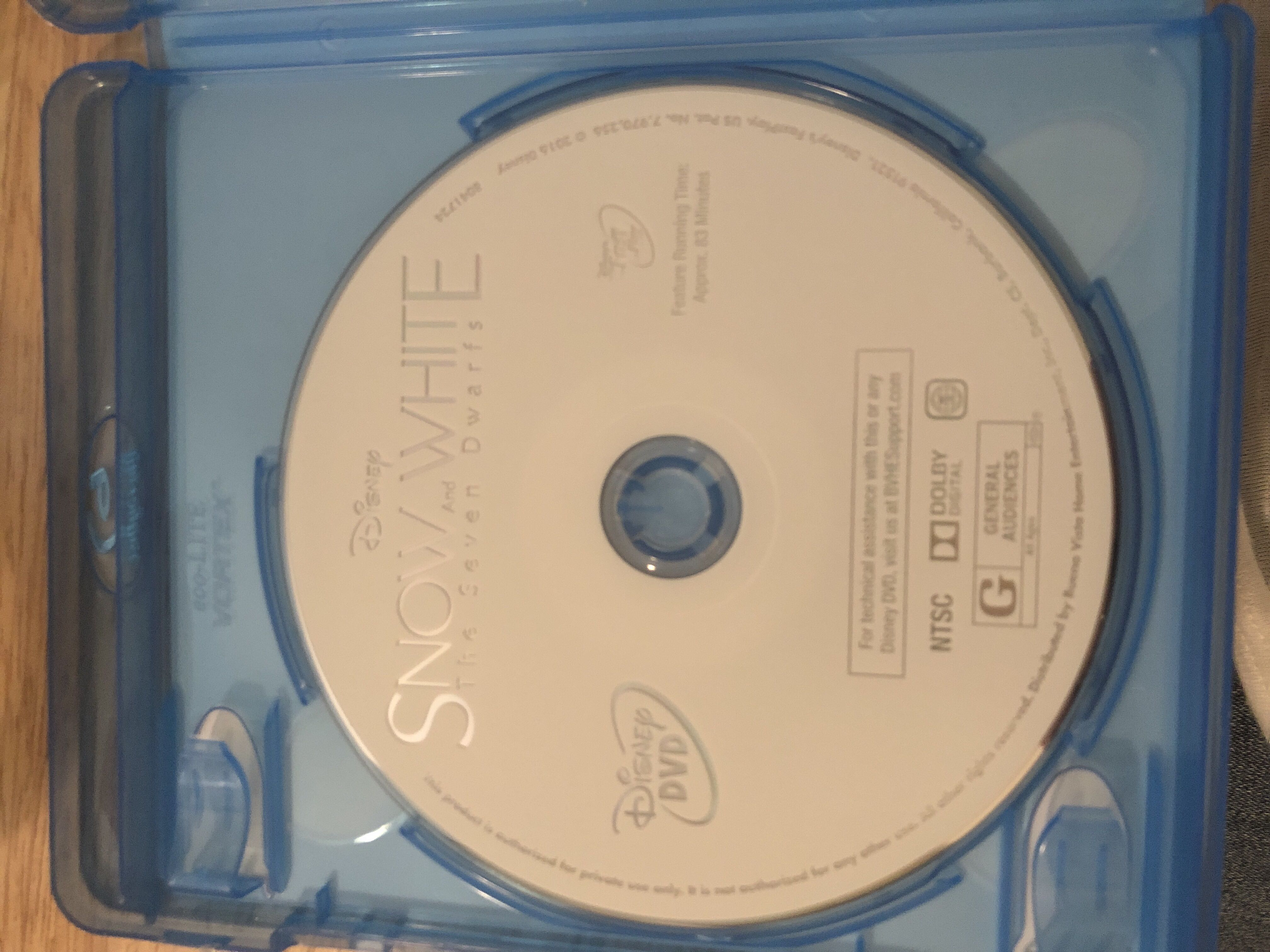 Snow White and the Seven Dwarfs Blu-ray movie collectible [Barcode 786936847925] - Main Image 3
