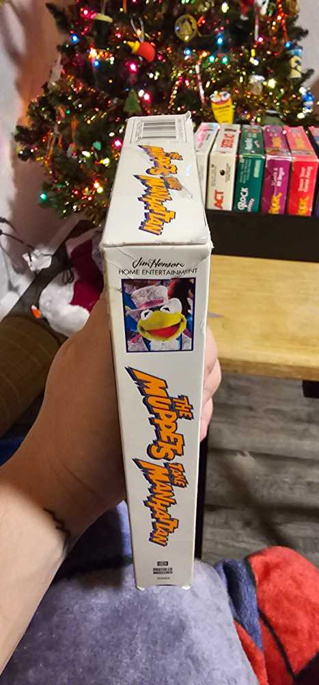The Muppets Take Manhattan VHS movie collectible [Barcode 043396036659] - Main Image 3