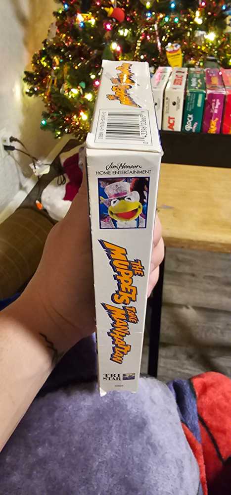 The Muppets Take Manhattan VHS movie collectible [Barcode 043396036659] - Main Image 4