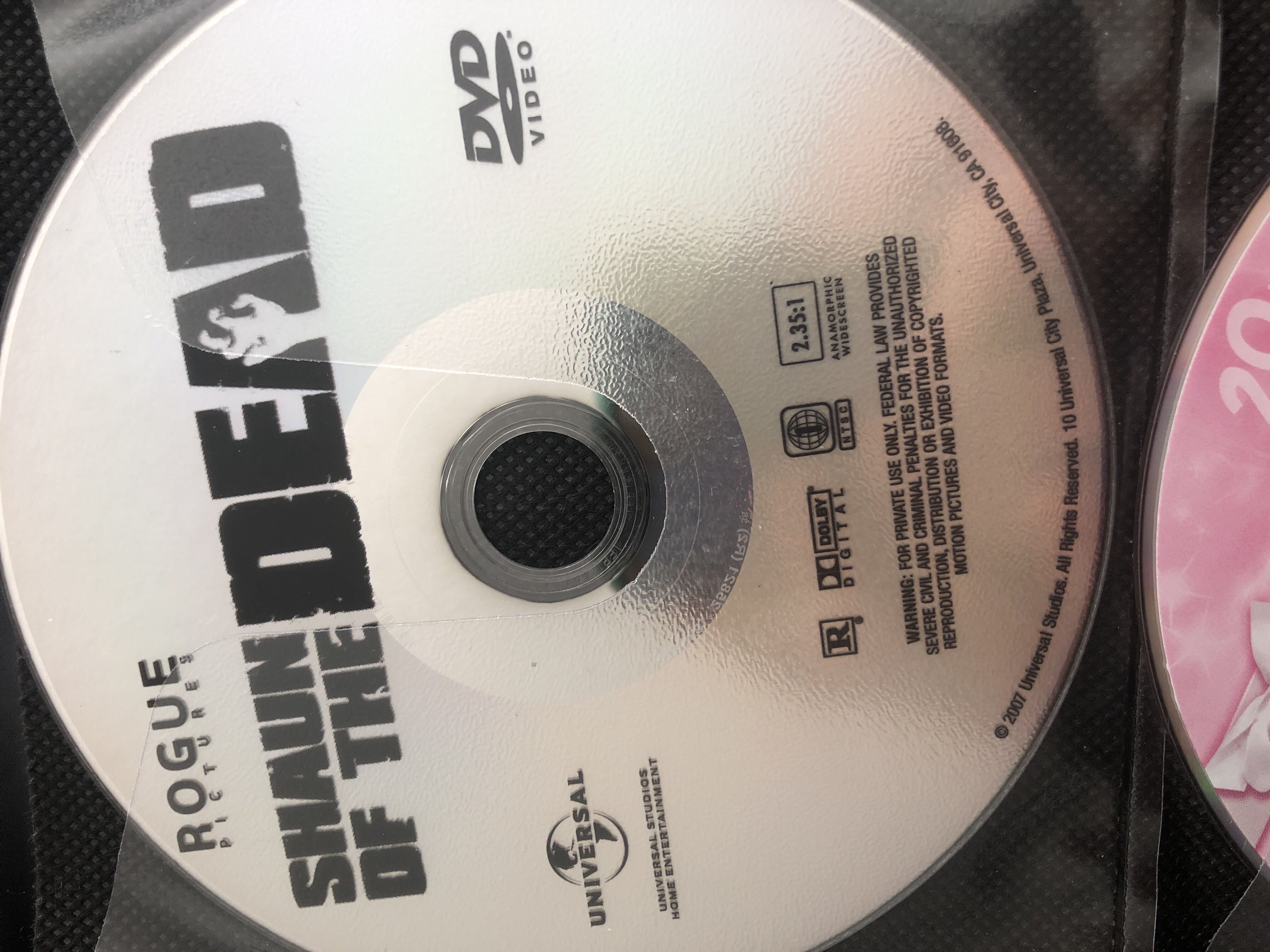 Shaun of the Dead DVD movie collectible [Barcode 02519258212] - Main Image 2