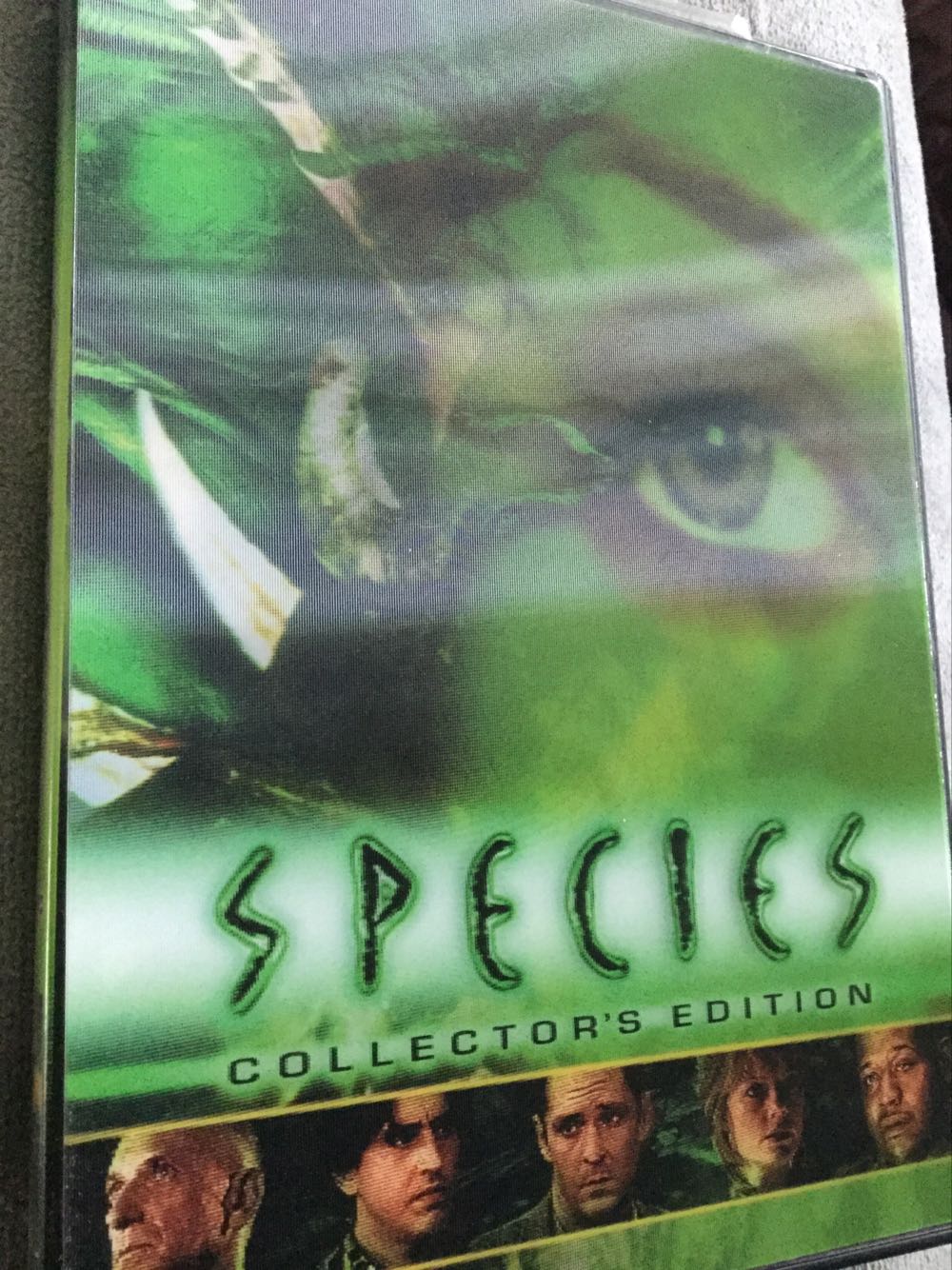 Species DVD movie collectible [Barcode 027616085344] - Main Image 3