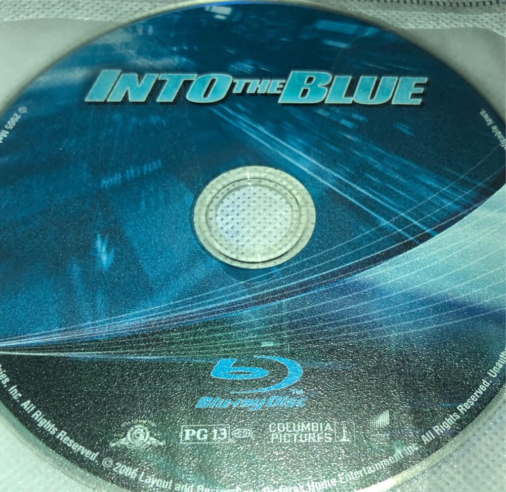 Trigger Warning Blu-ray movie collectible [Barcode 043396154179] - Main Image 4