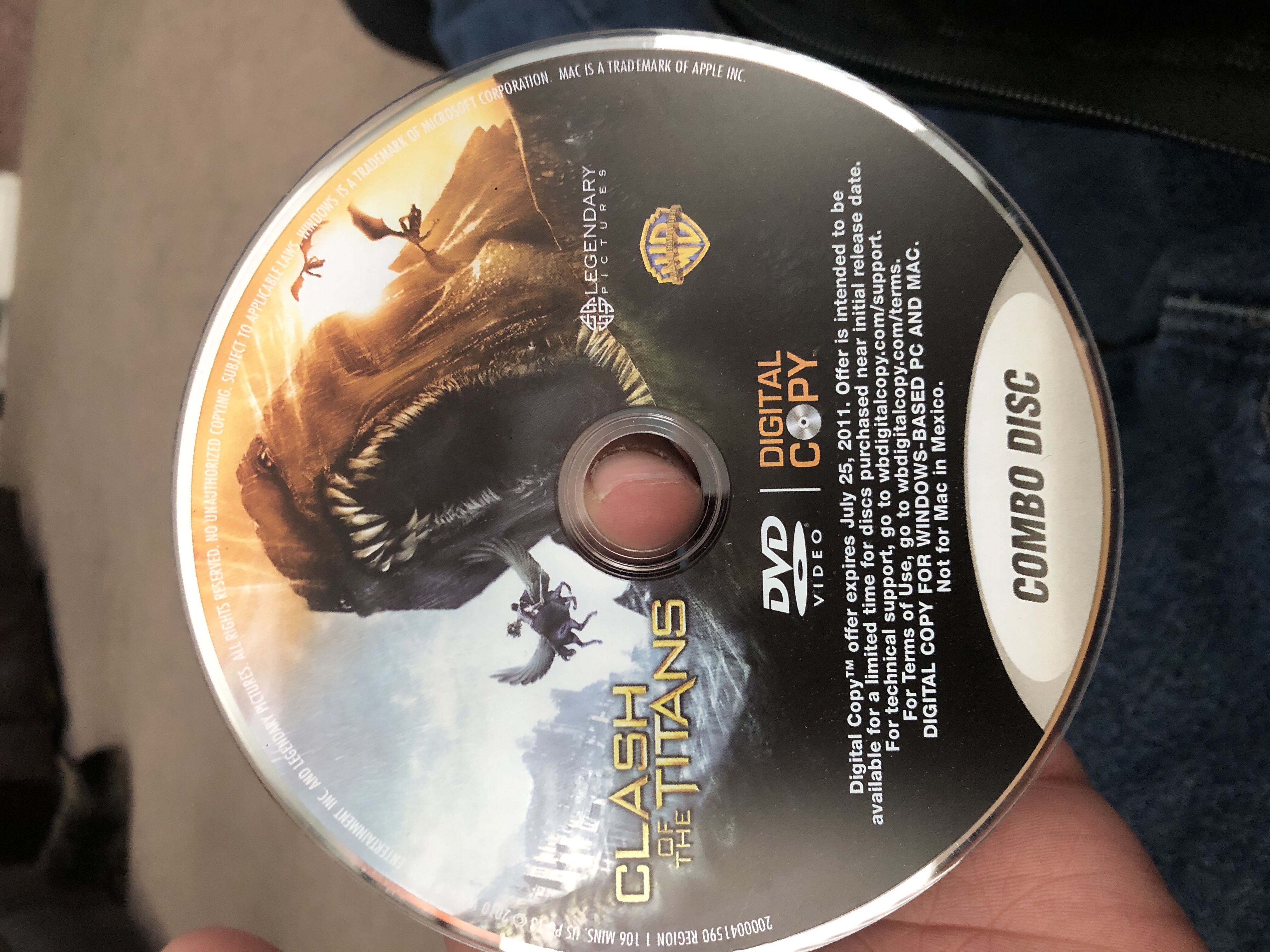 Clash of the Titans DVD-R movie collectible [Barcode 5051892011785] - Main Image 3