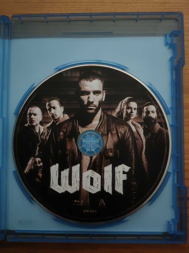 Wolf Blu-ray movie collectible [Barcode 5053083016456] - Main Image 3