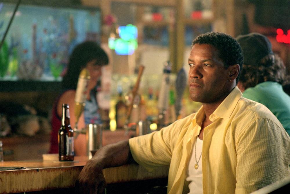 Out of Time DVD movie collectible [Barcode 027616901798] - Main Image 4