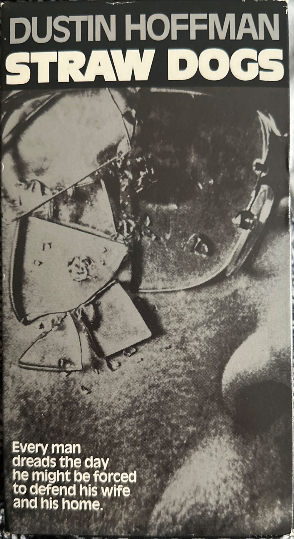 Straw Dogs VHS movie collectible [Barcode 086162800535] - Main Image 3