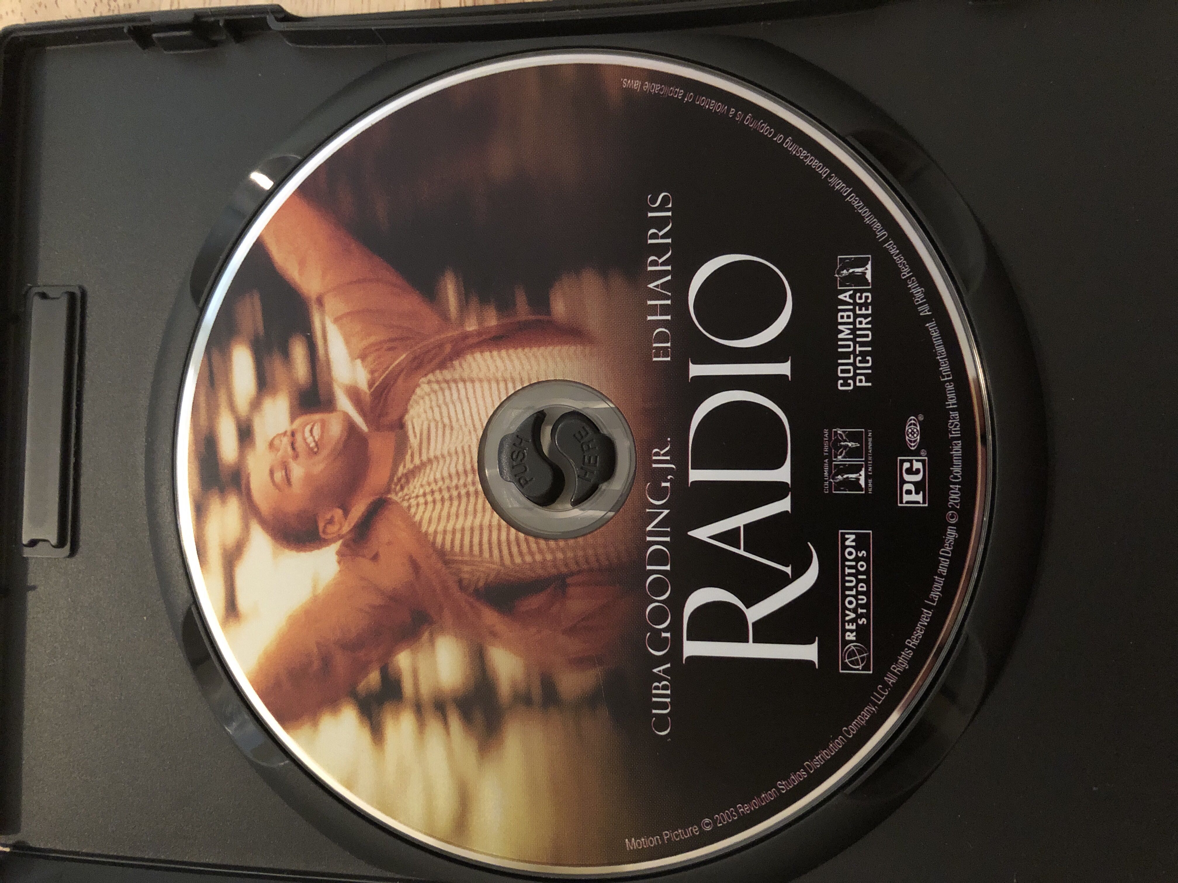 Radio DVD movie collectible [Barcode 043396013070] - Main Image 3