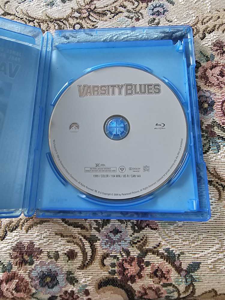 Varsity Blues Blu-ray movie collectible [Barcode 097360715743] - Main Image 3