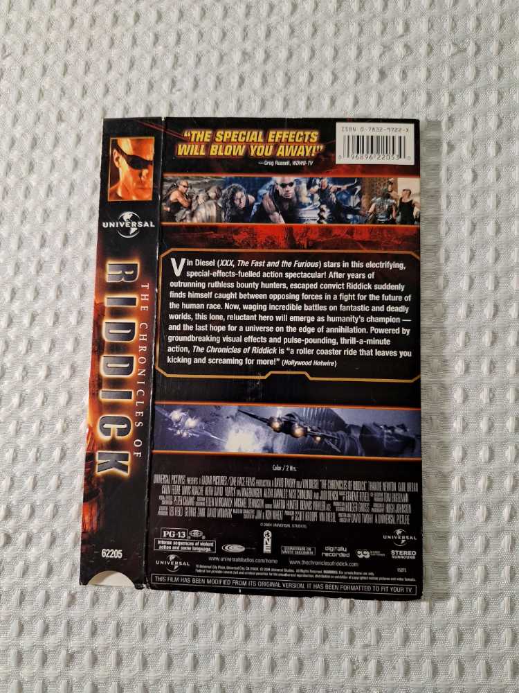 Chronicles of Riddick,The VHS movie collectible [Barcode 096896220530] - Main Image 2
