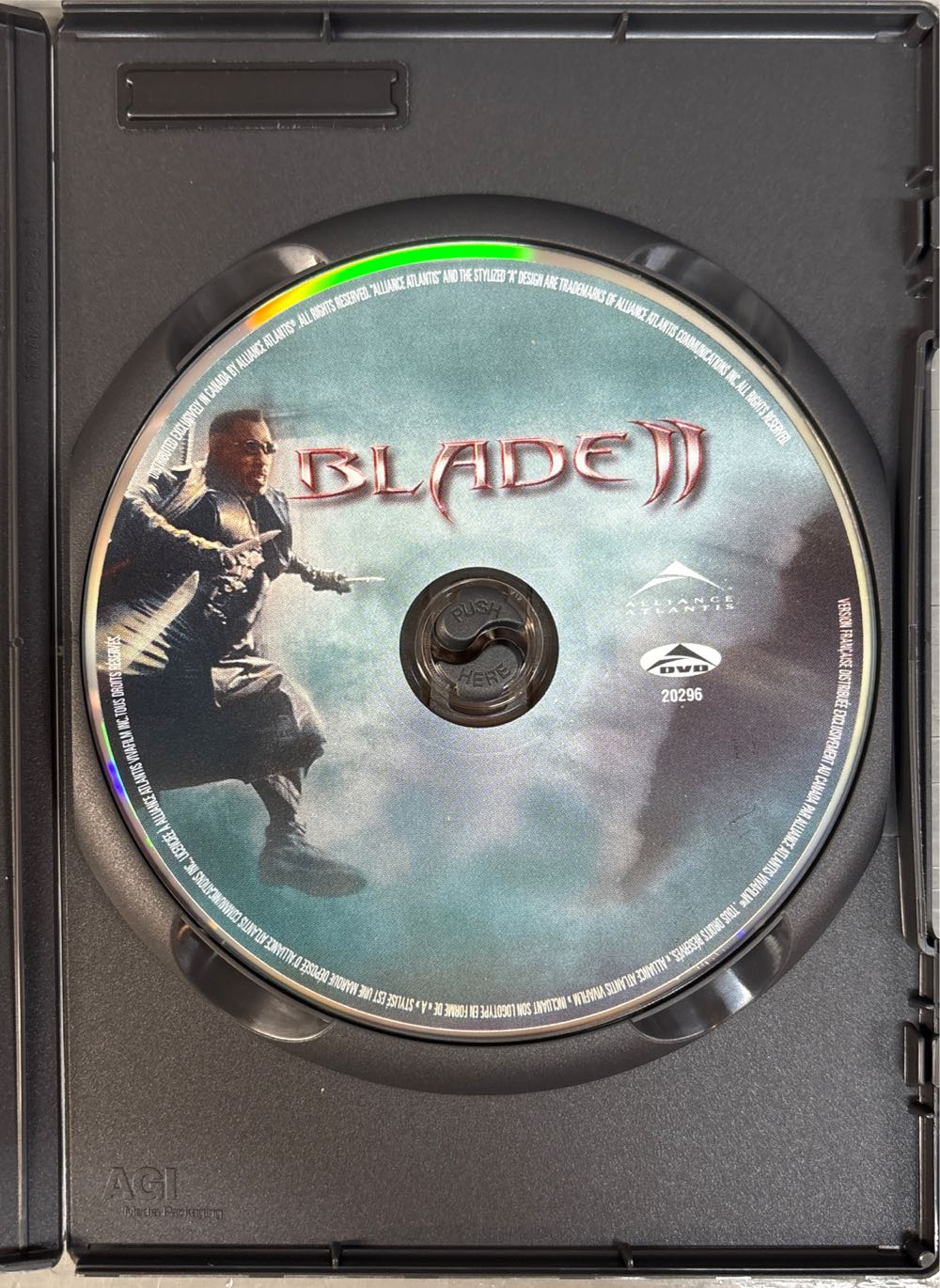 Blade 2 (Wesley Snipes) DVD movie collectible [Barcode 065935202967] - Main Image 3