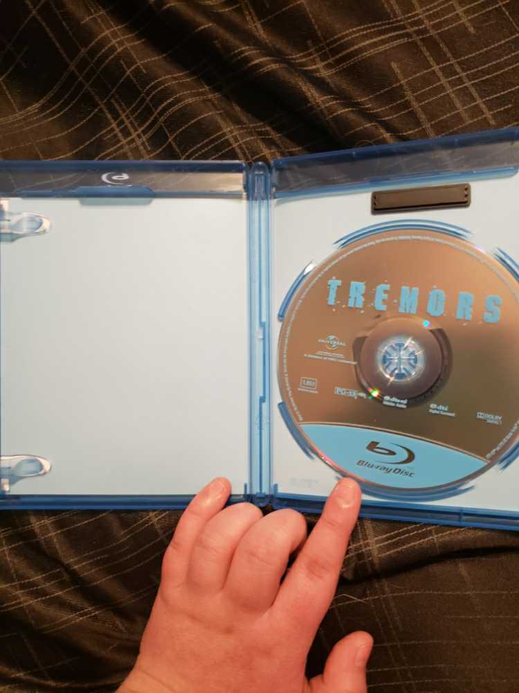 Tremors Blu-ray movie collectible [Barcode 025192067914] - Main Image 4