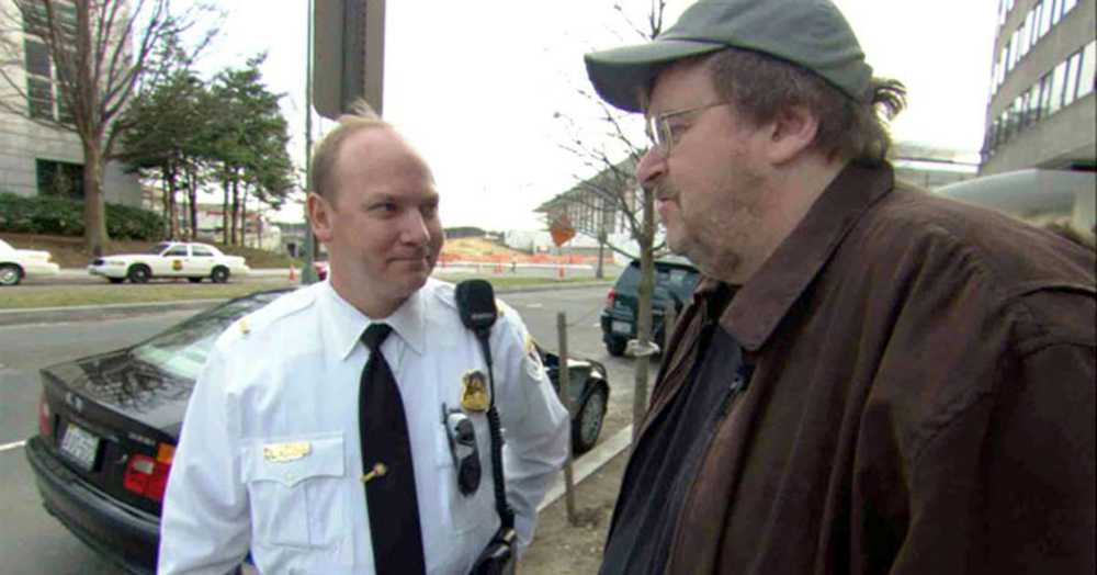 Fahrenheit 9/11 DVD movie collectible [Barcode 8010312053092] - Main Image 3