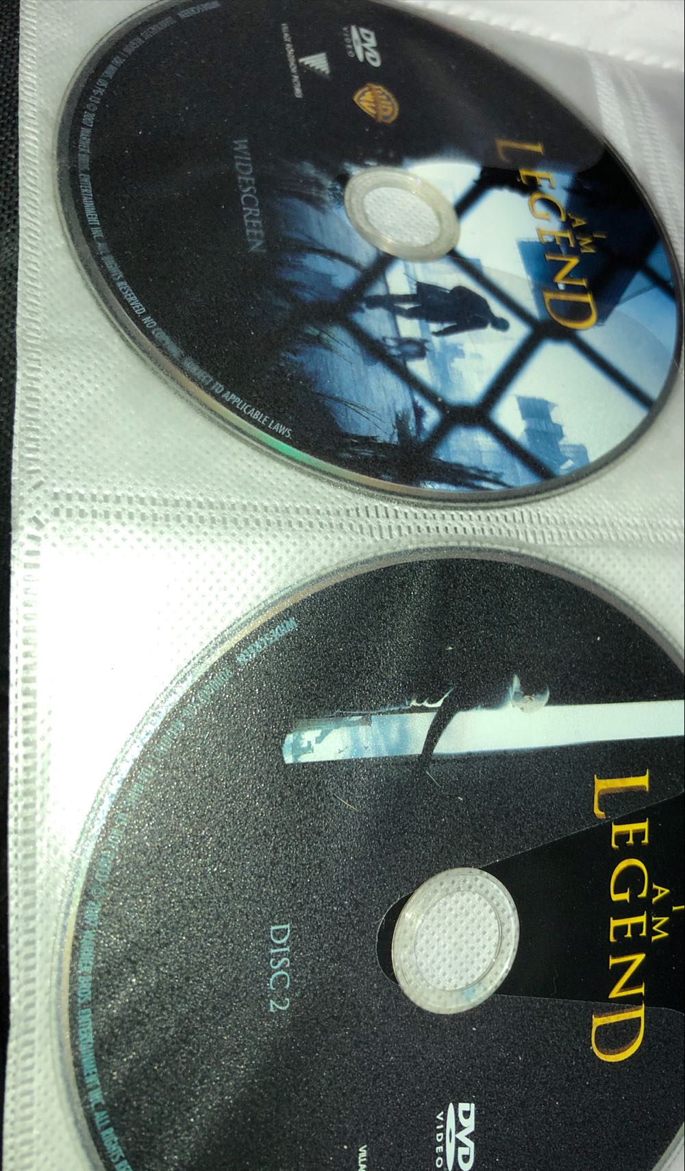 I Am Legend DVD movie collectible [Barcode 883929018352] - Main Image 4