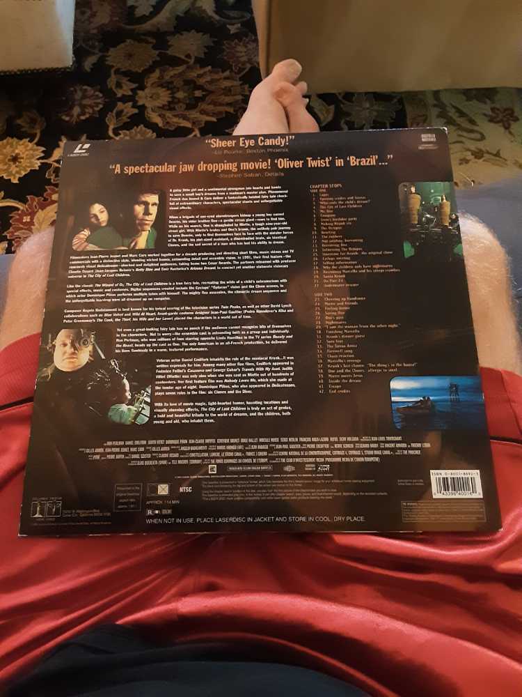 The City of Lost Children Laser Disc movie collectible [Barcode 043396400160] - Main Image 2