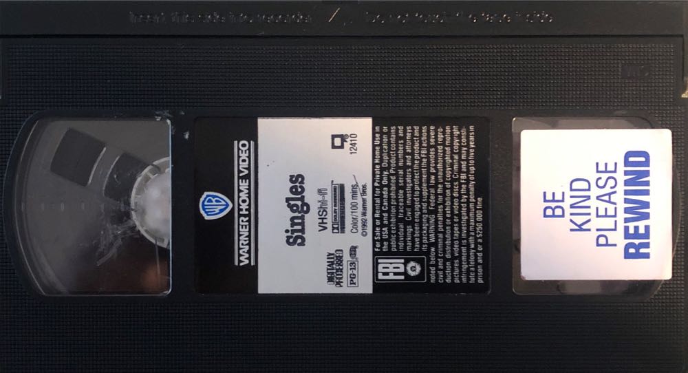 Singles VHS movie collectible [Barcode 085391241034] - Main Image 3