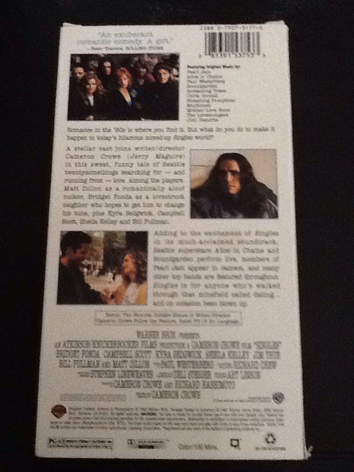 Singles VHS movie collectible [Barcode 085391537533] - Main Image 2