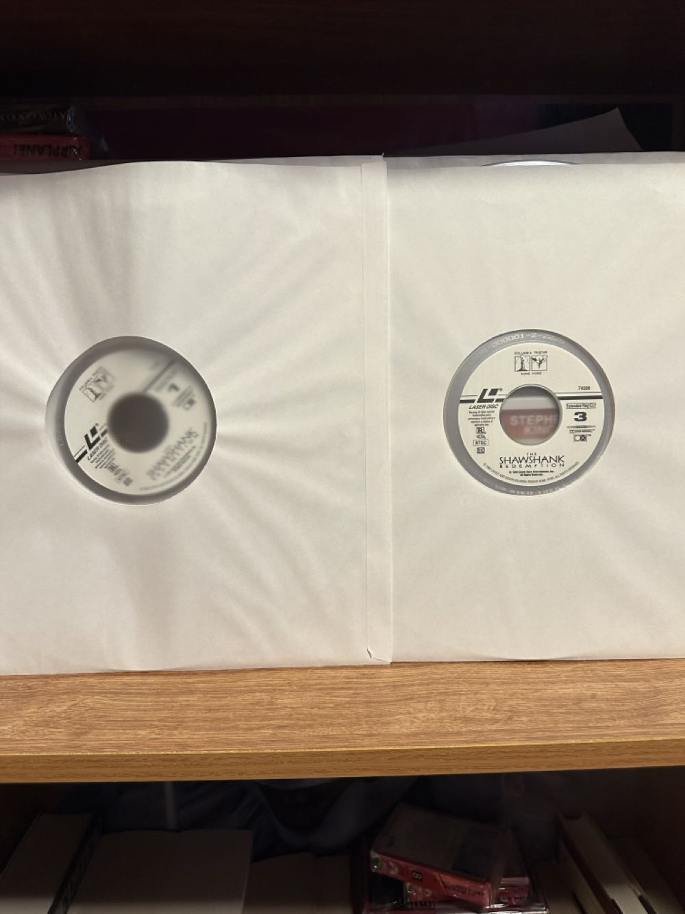 The Shawshank Redemption Laser Disc movie collectible [Barcode 043396745964] - Main Image 3