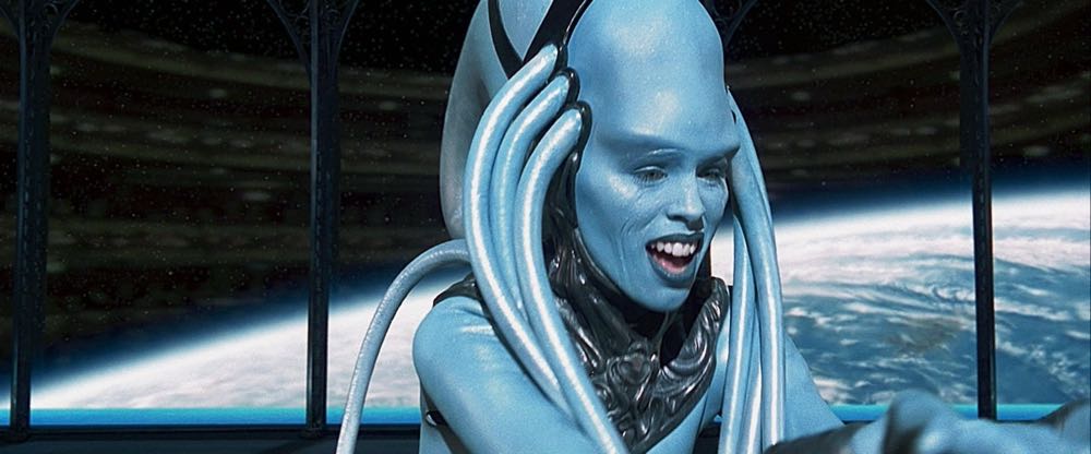 The Fifth Element DVD movie collectible [Barcode 043396075740] - Main Image 4