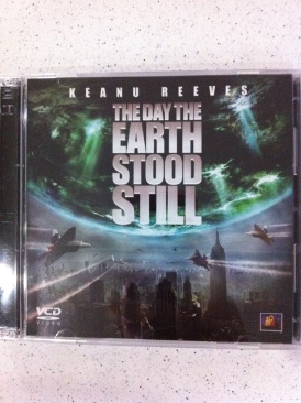The Day the Earth Stood Still  movie collectible [Barcode 8887496722843] - Main Image 1