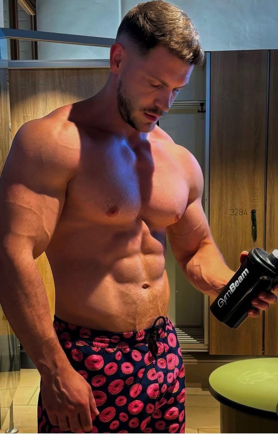 The Invincible Iron Man Fandango at Home movie collectible [Barcode 8887496929624] - Main Image 2