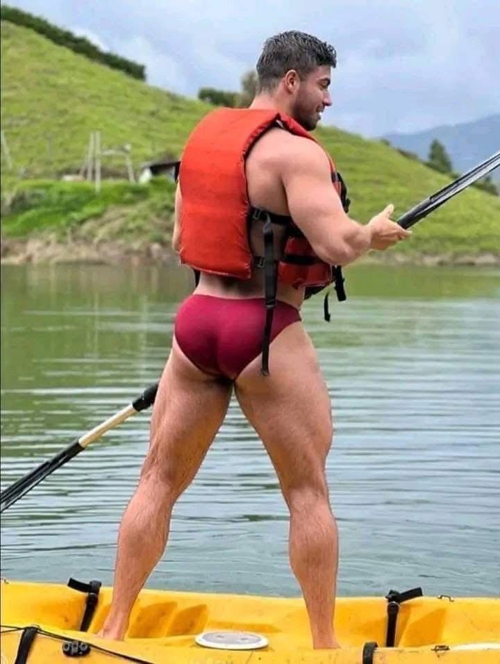 The Invincible Iron Man Fandango at Home movie collectible [Barcode 8887496929624] - Main Image 3