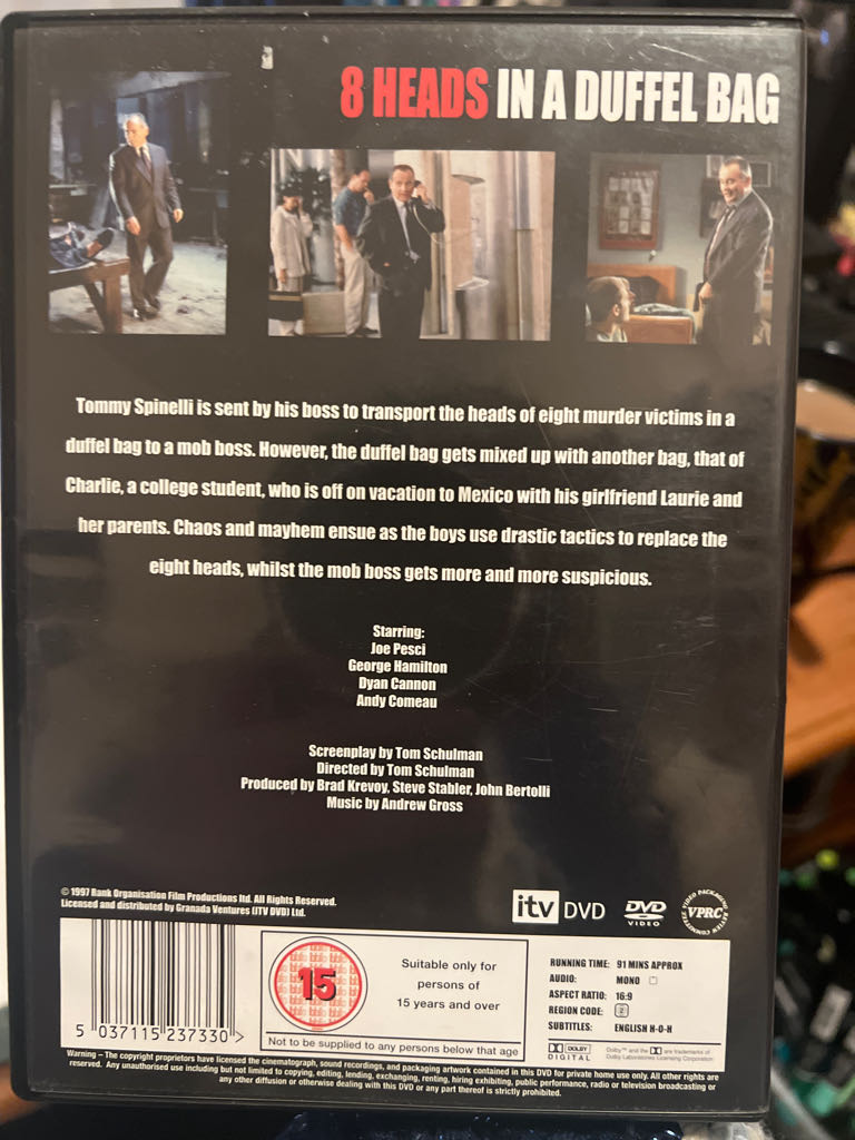 8 Heads in a Duffel Bag DVD movie collectible [Barcode 5037115237330] - Main Image 2