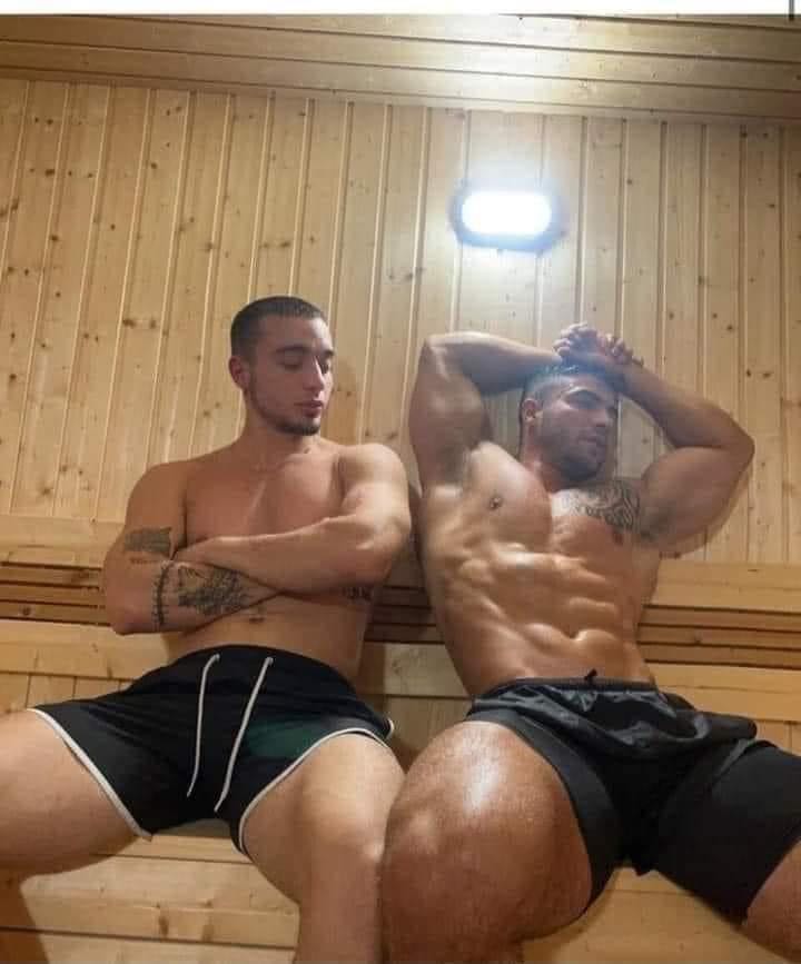 W. Blu-ray movie collectible [Barcode 031398105381] - Main Image 2