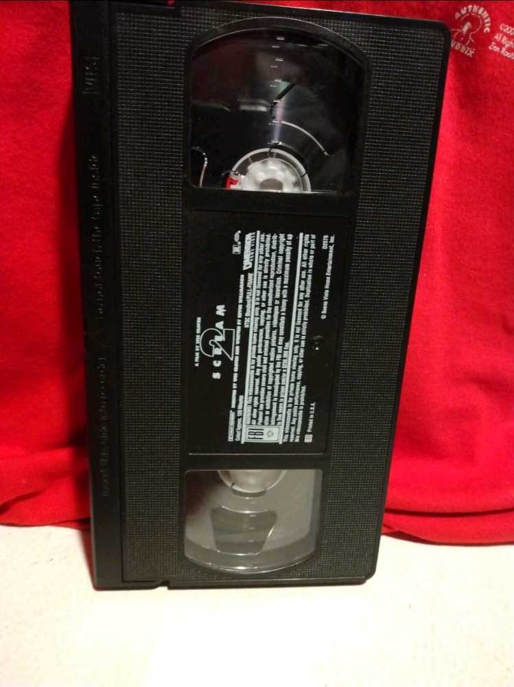 Scream 2 (in Plastic Case) VHS movie collectible [Barcode 065935125365] - Main Image 3