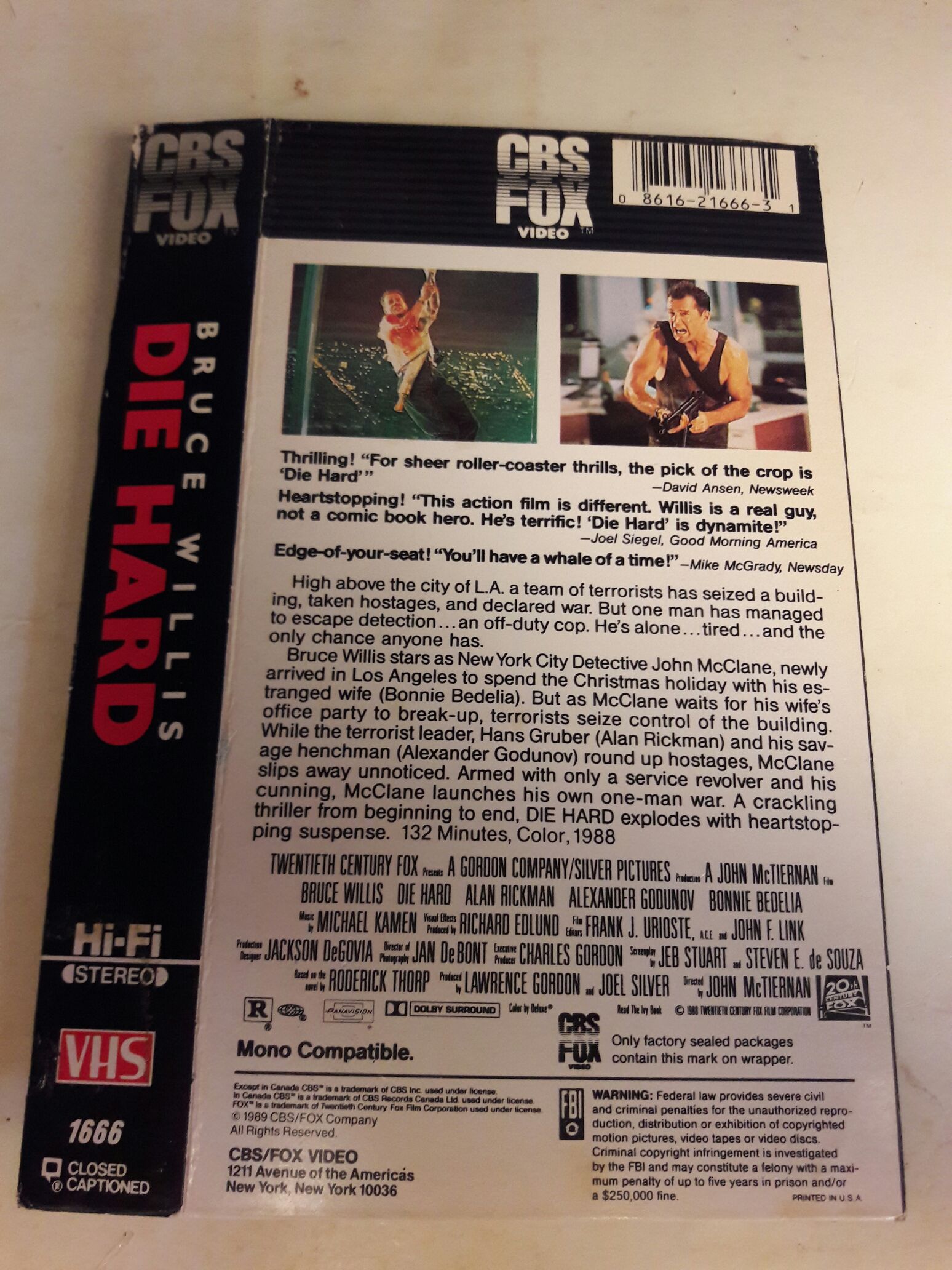 Die Hard VHS movie collectible [Barcode 086162166631] - Main Image 2
