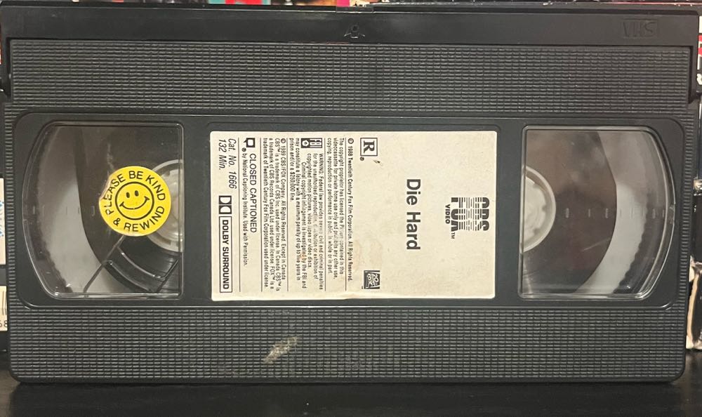 Die Hard VHS movie collectible [Barcode 086162166631] - Main Image 4