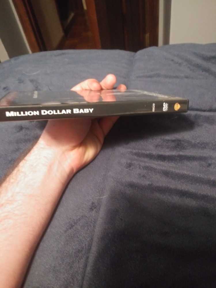 Million Dollar Baby DVD movie collectible [Barcode 012569695290] - Main Image 3