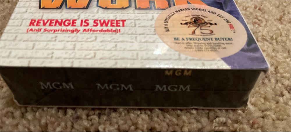 Dirty Work VHS movie collectible [Barcode 027616704832] - Main Image 3