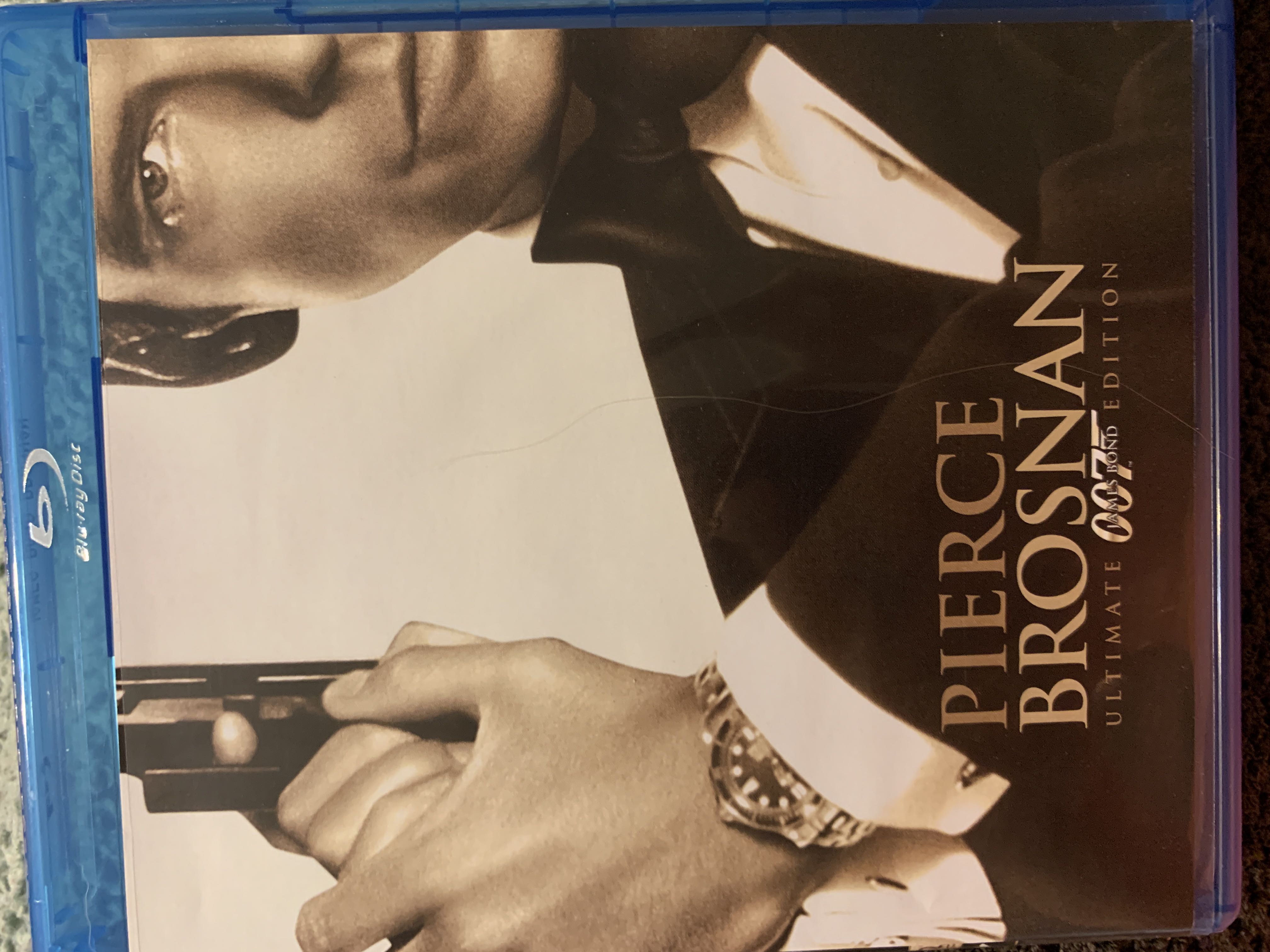 007 19: The World Is Not Enough Blu-ray movie collectible [Barcode 88390413757350] - Main Image 2