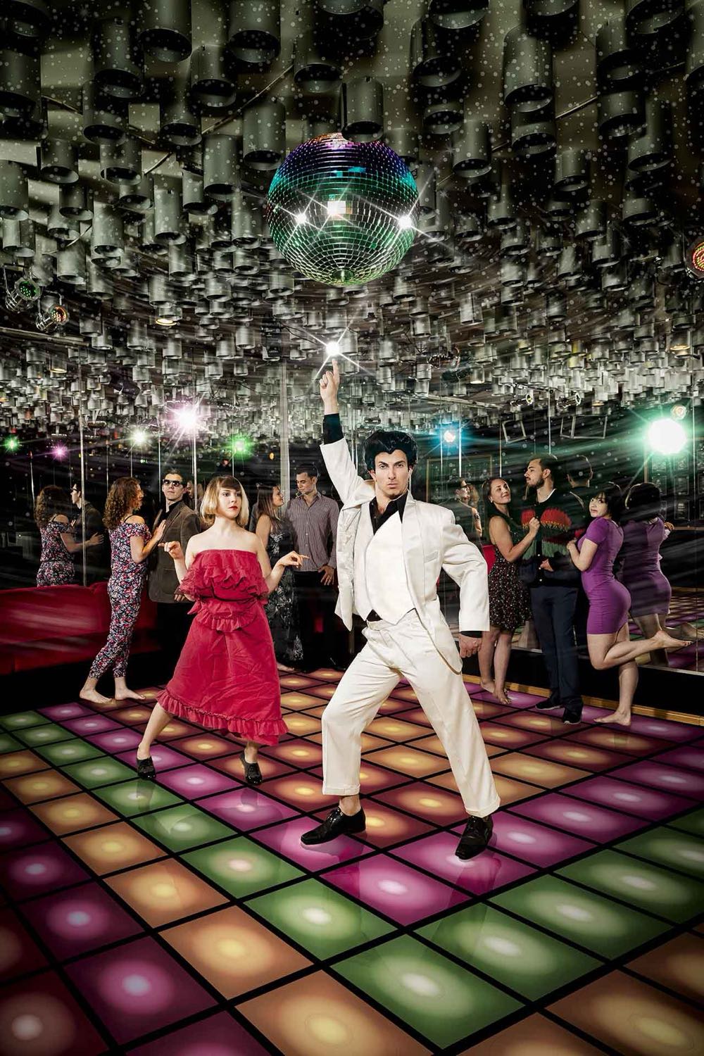 Saturday Night Fever 4k 4K Ultra HD movie collectible [Barcode 032429112071] - Main Image 3