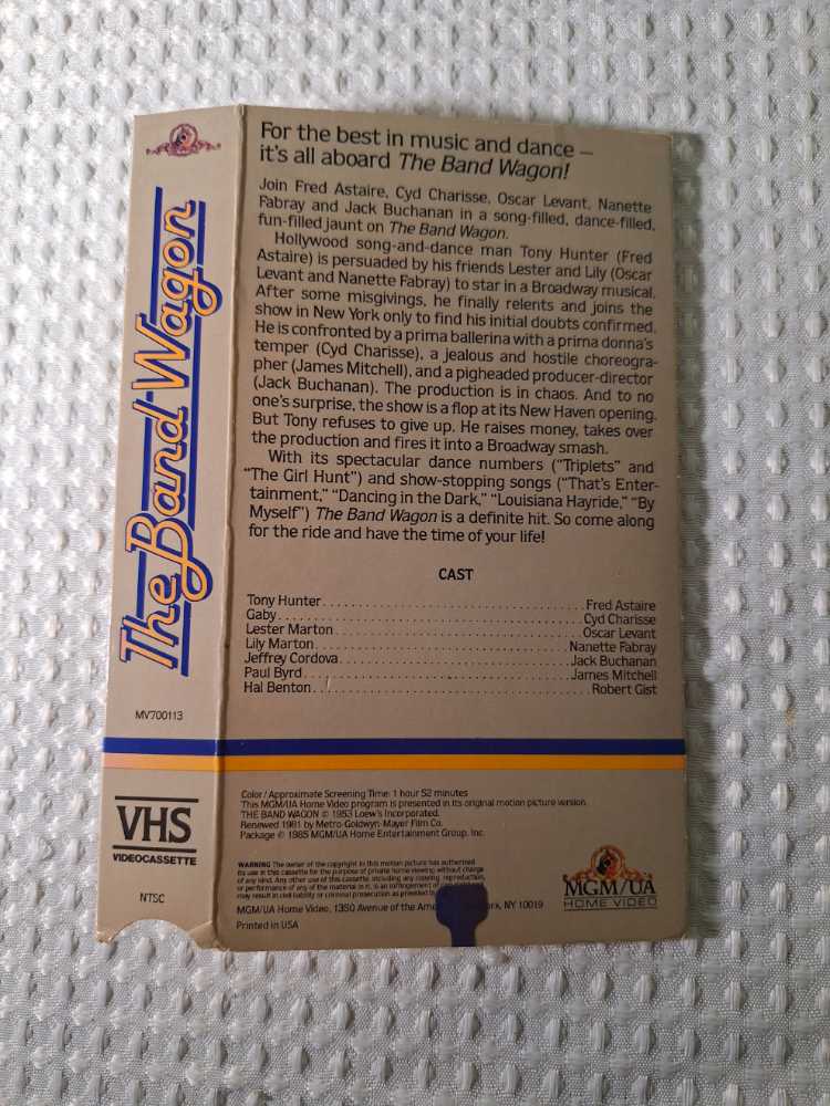 The Band Wagon VHS movie collectible [Barcode 027616214737] - Main Image 2