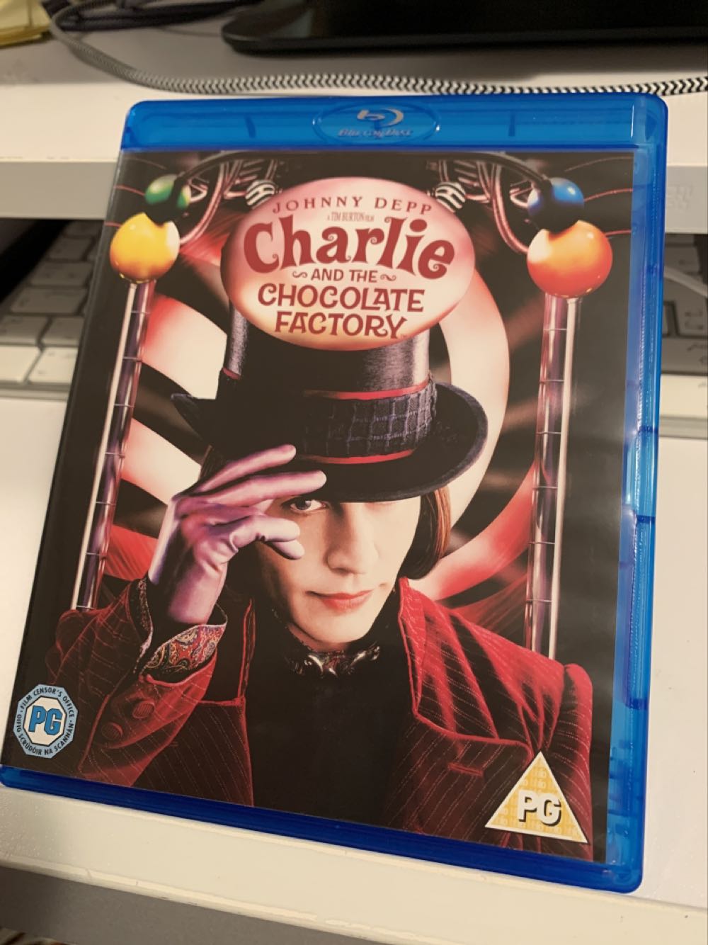 Willy Wonka And The Chocolate Factory 3: Charlie And The Chocolate Factory Blu-ray movie collectible [Barcode 5051892004985] - Main Image 4