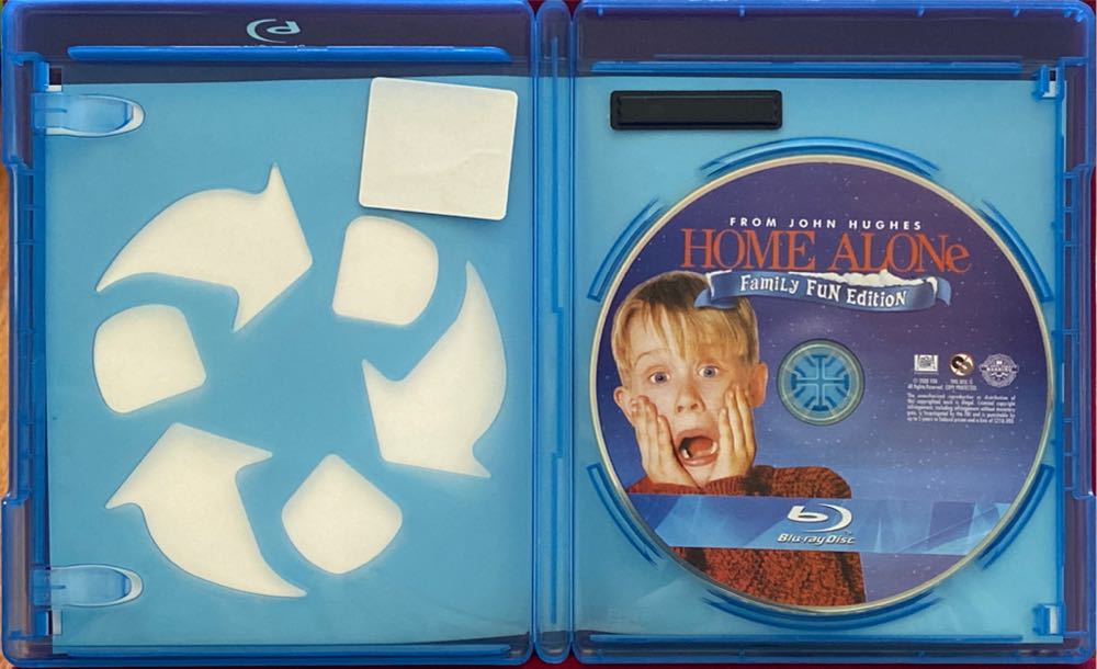 Home Alone Blu-ray movie collectible [Barcode 024543562528] - Main Image 3