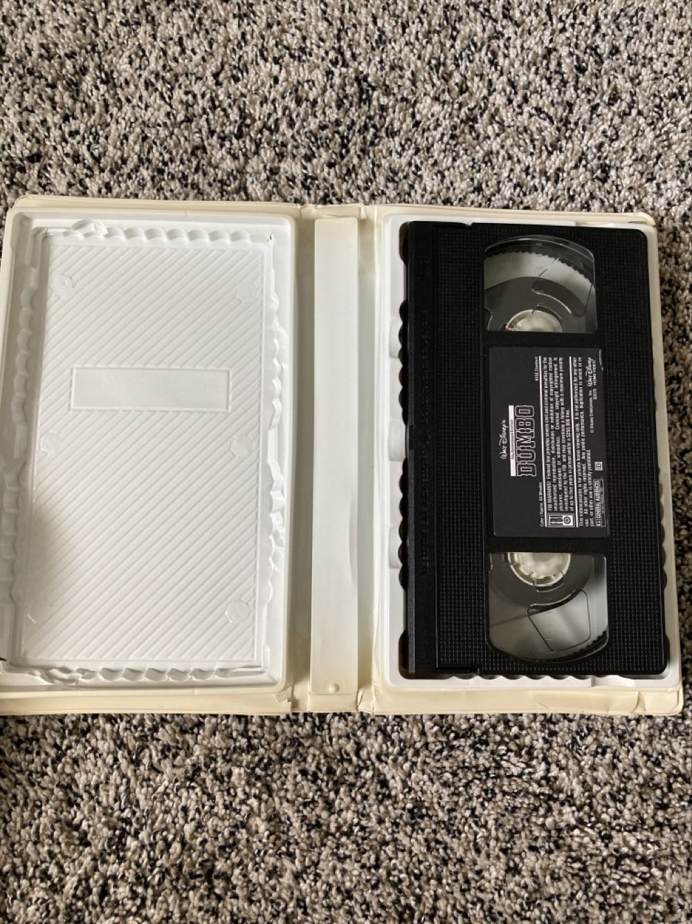 Dumbo VHS movie collectible [Barcode 786936144468] - Main Image 4