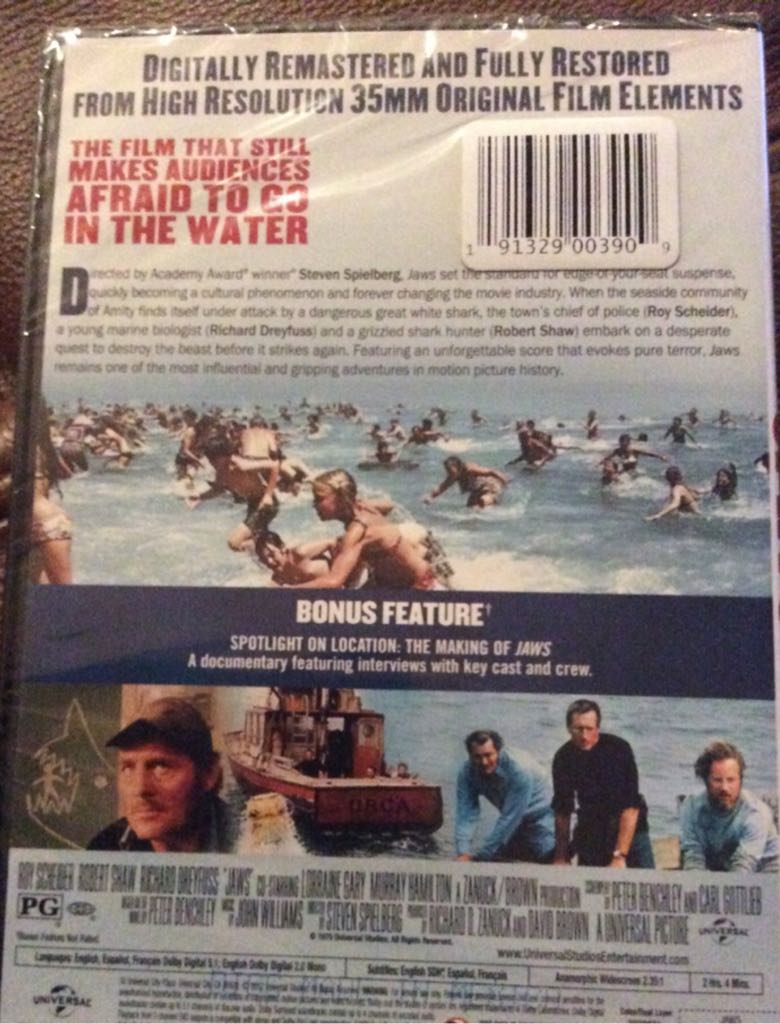 Jaws DC Digital Copy movie collectible [Barcode 191329003909] - Main Image 2