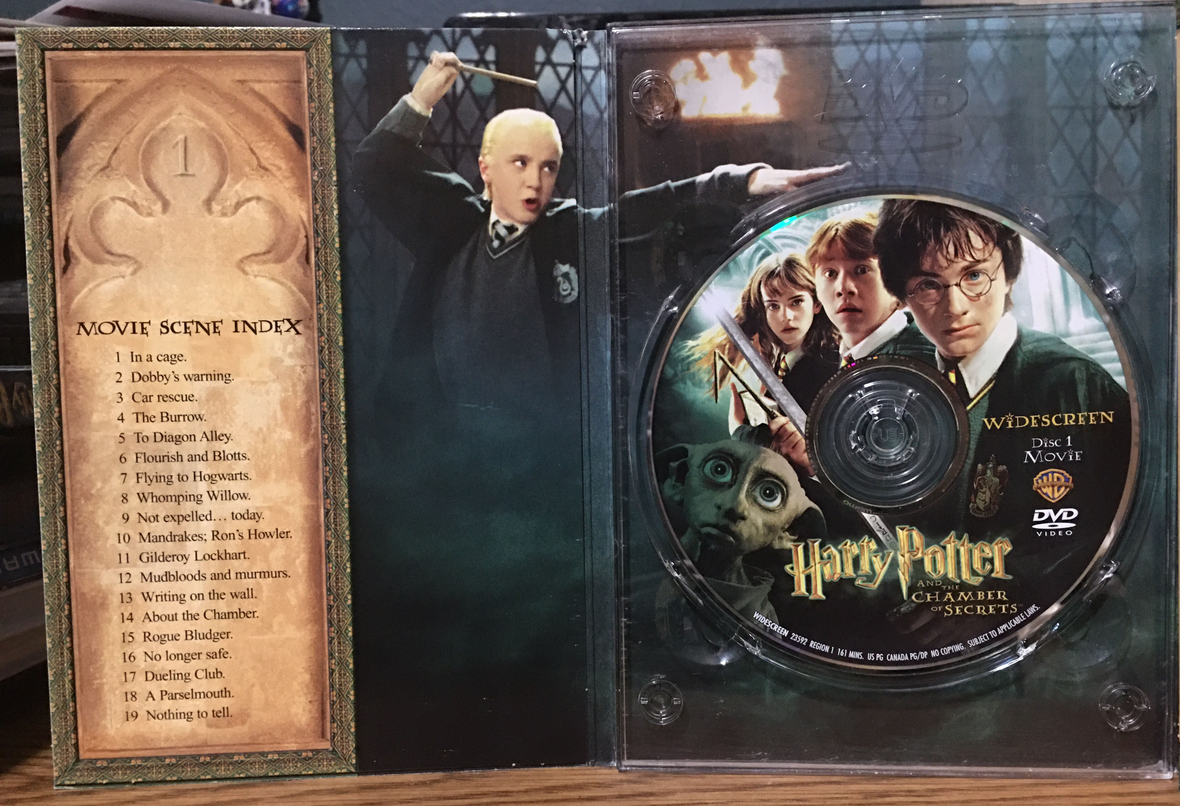 Harry Potter and the Chamber of Secrets DVD movie collectible [Barcode 085392754120] - Main Image 3