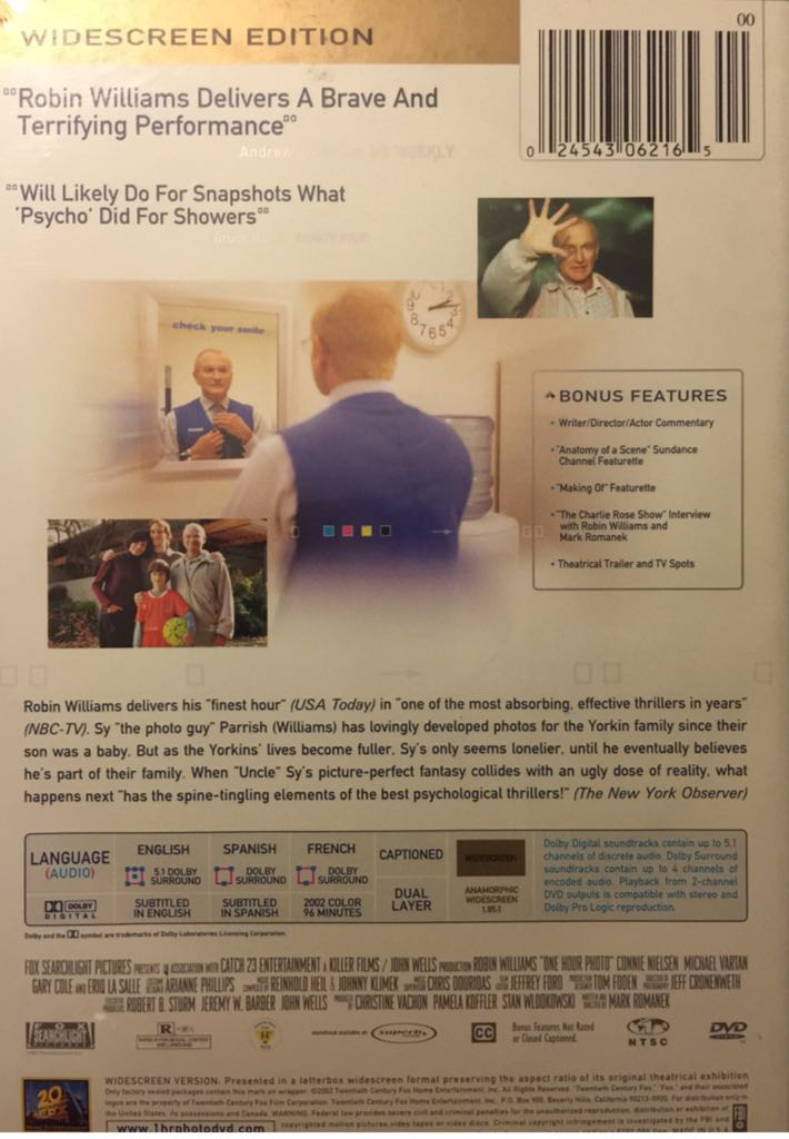 One Hour Photo DVD movie collectible [Barcode 024543062165] - Main Image 2