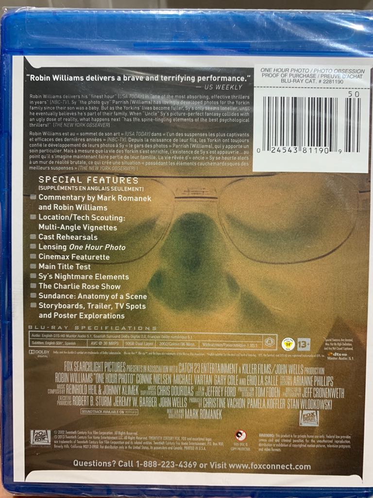 One Hour Photo Blu-ray movie collectible [Barcode 024543811909] - Main Image 2