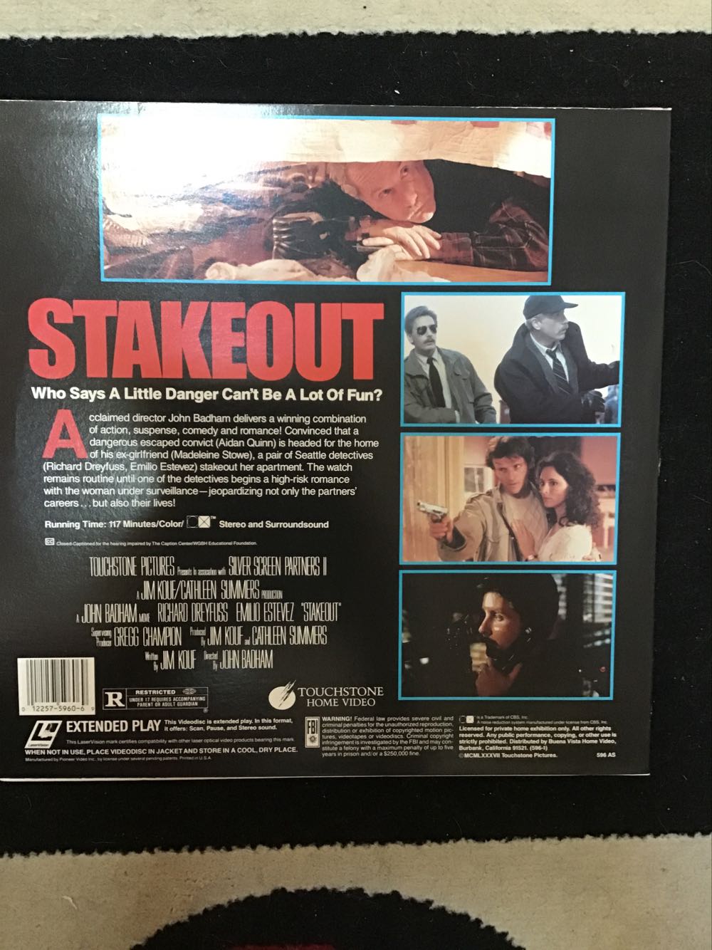 Stakeout Laser Disc movie collectible [Barcode 012257596069] - Main Image 2