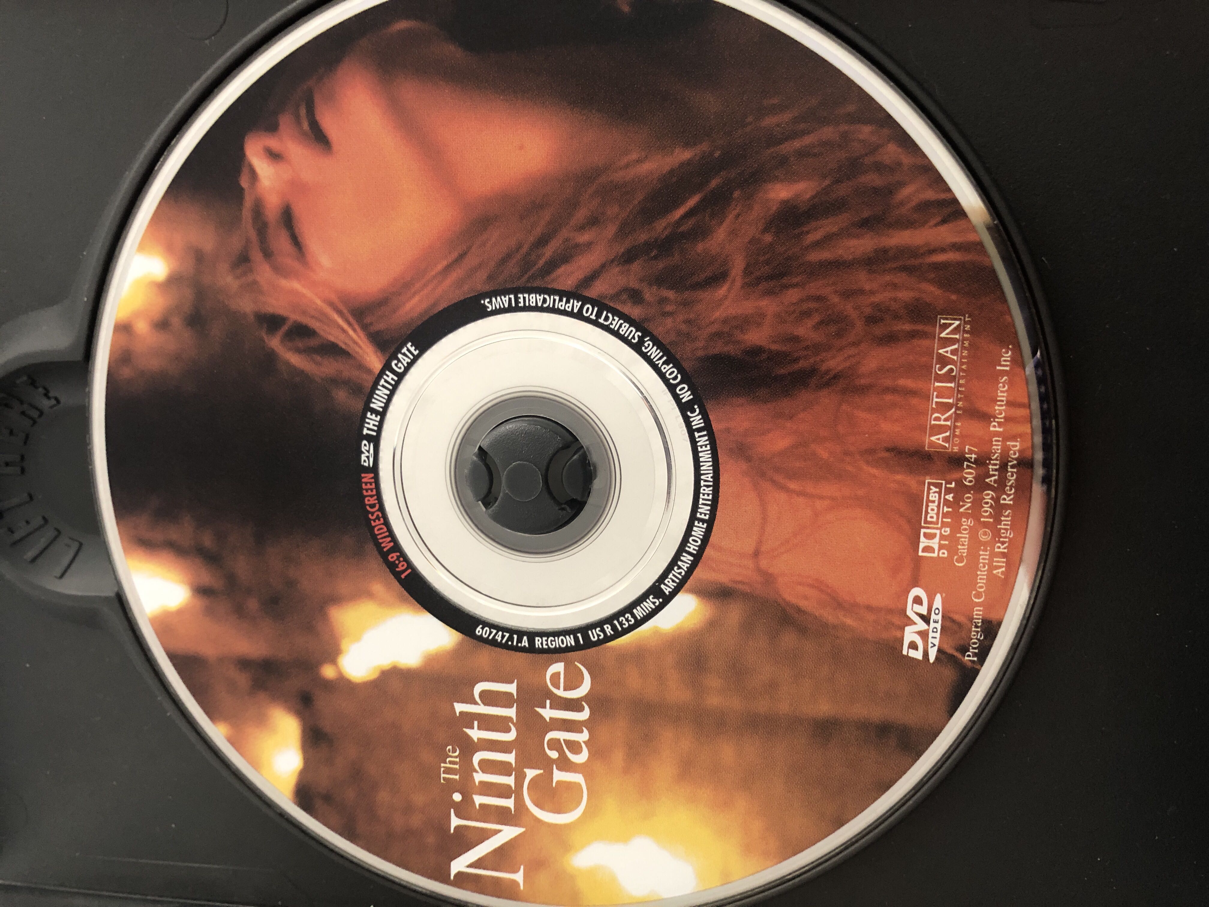 Ninth Gate, The DVD movie collectible [Barcode 012236607472] - Main Image 3