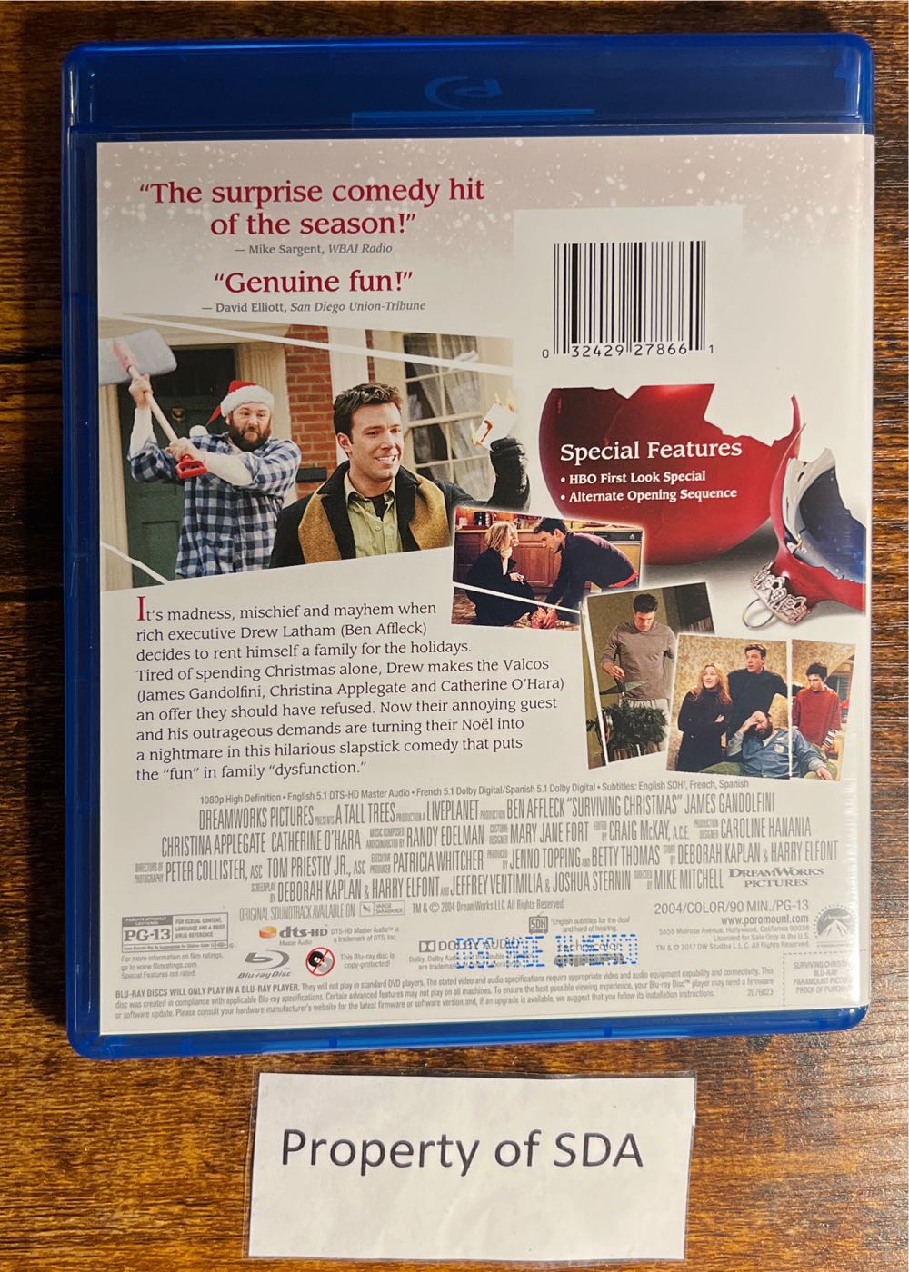 Surviving Christmas Blu-ray movie collectible [Barcode 032429278661] - Main Image 2