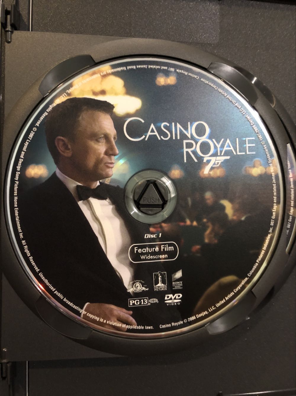 Casino Royale 007 DVD movie collectible [Barcode 043396151901] - Main Image 3