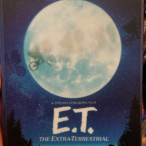 E.T.: The Extra-Terrestrial BD-R movie collectible [Barcode 5050582905304] - Main Image 3
