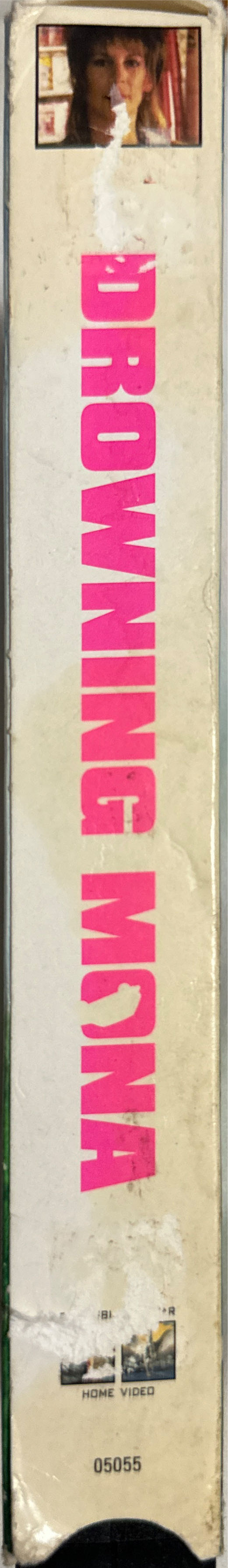 Drowning Mona VHS movie collectible [Barcode 043396050556] - Main Image 3